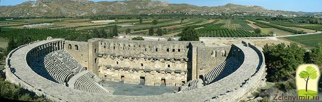 Огромный амфитеатр в древнем городе Аспендос, Турции - 2