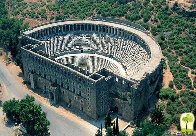 Огромный амфитеатр в древнем городе Аспендос, Турции - 4