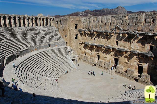 Огромный амфитеатр в древнем городе Аспендос, Турции - 5