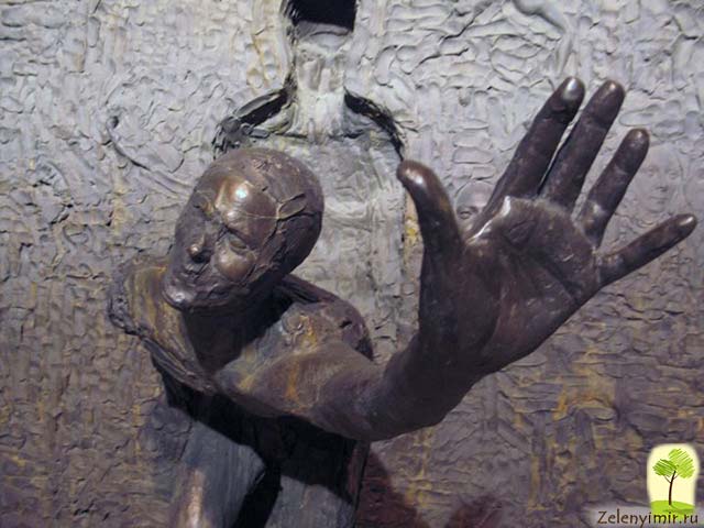 Памятник свободе или скульптура Порыв в Филадельфии, США - 13