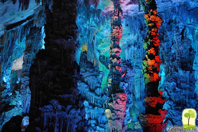 Фантастическая пещера Тростниковой флейты в Гуйлине, Китай - 9