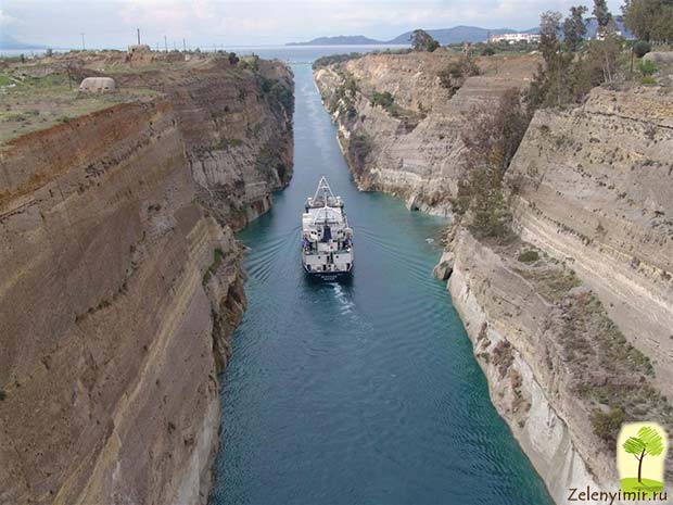 Коринфский канал в Греции – самый узкий судоходный канал в мире - 12