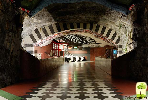 Ошеломляющее метро в Стокгольме – самая длинная художественная галерея в мире, Швеция - 18