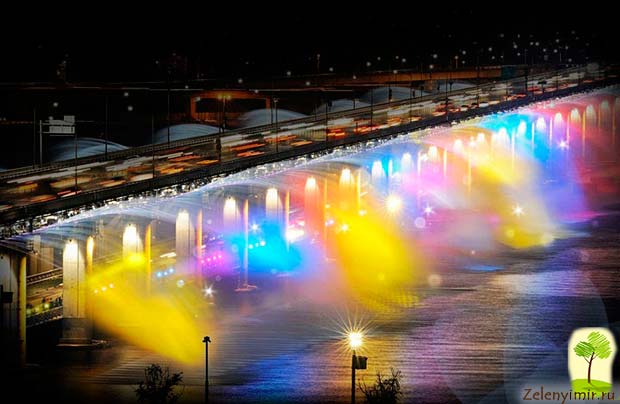 Самый длинный фонтан в мире Лунная радуга на мосту Банпо, Сеул - 5