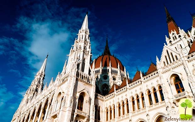 Роскошное здание венгерского парламента в Будапеште - 5