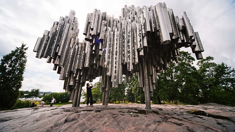 Поющий памятник Сибелиусу в Хельсинки, Финляндия