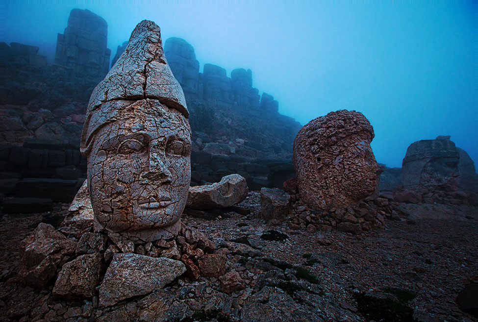 Загадка каменных голов на горе Немрут-Даг в Турции