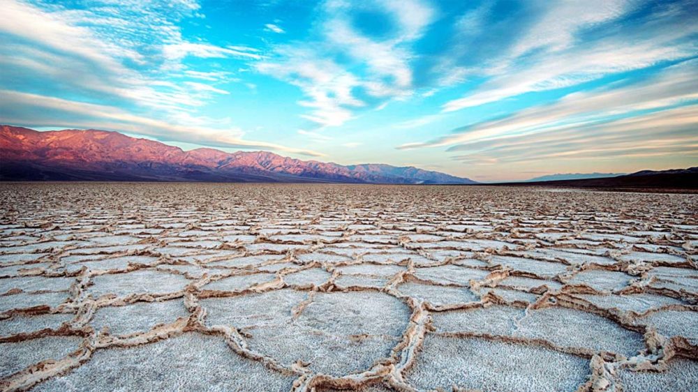 Долина Смерти и феномен движущихся камней, США