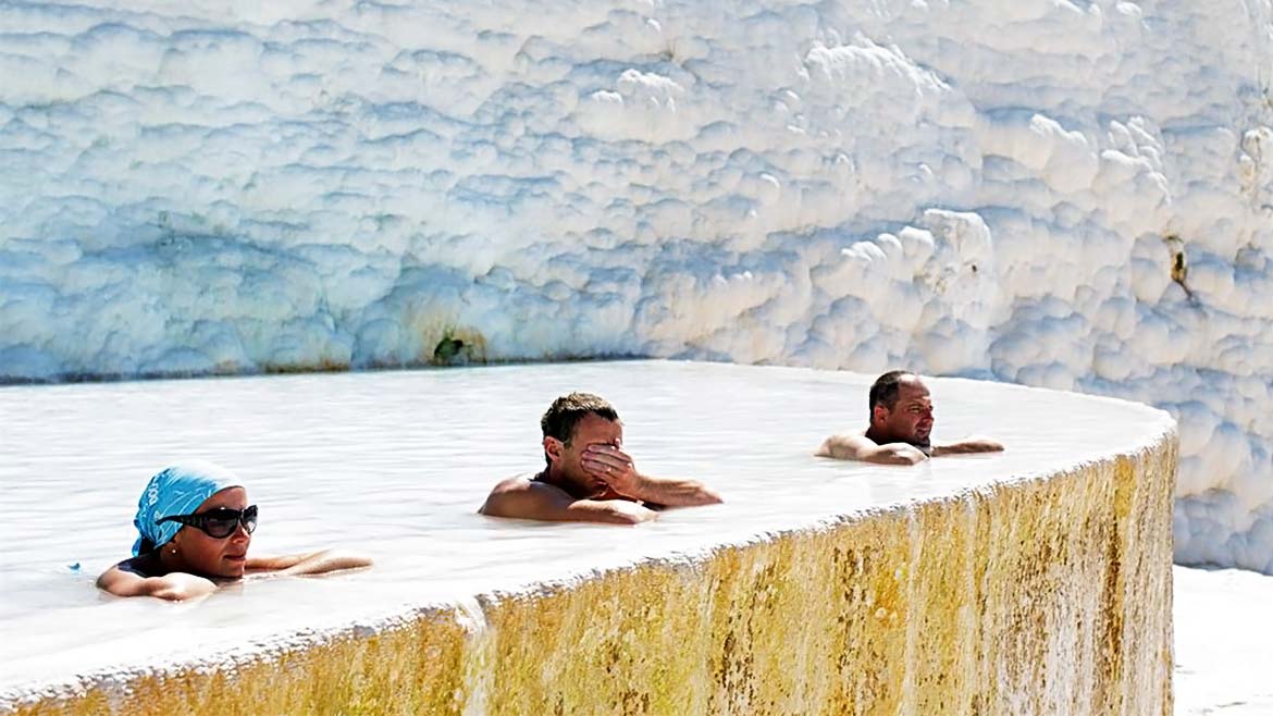 курорт Памуккале с термальными источниками, Турция