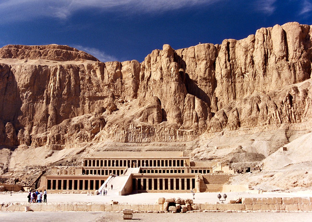 Храм царицы Хатшепсут (Луксор)