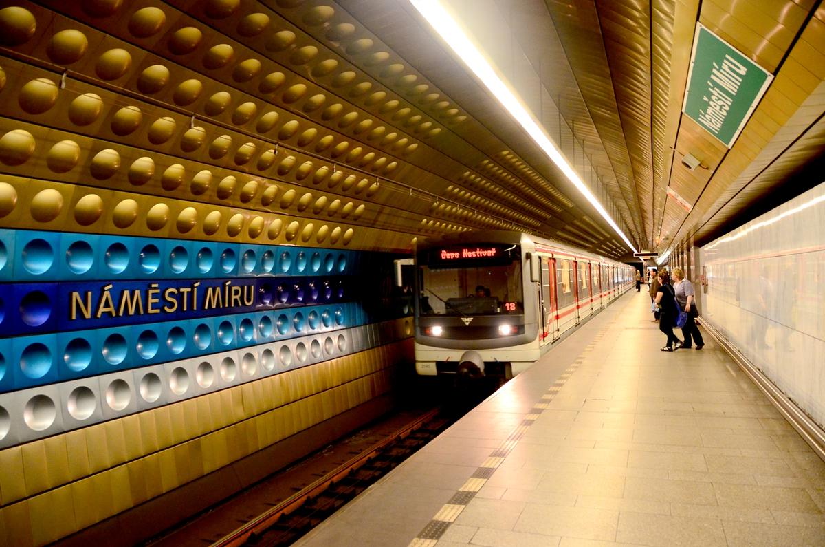 Станция метро Площадь мира Прага