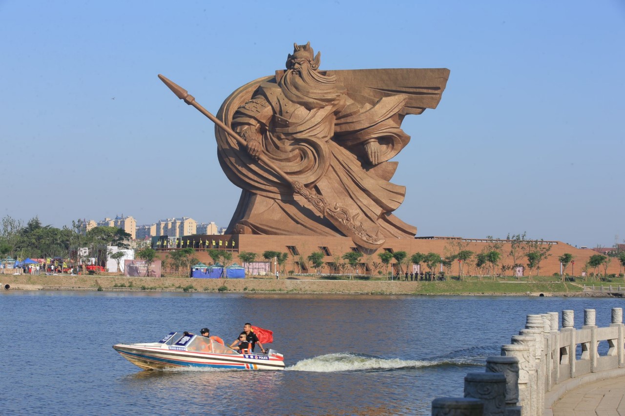 Статуя Гуань Юя