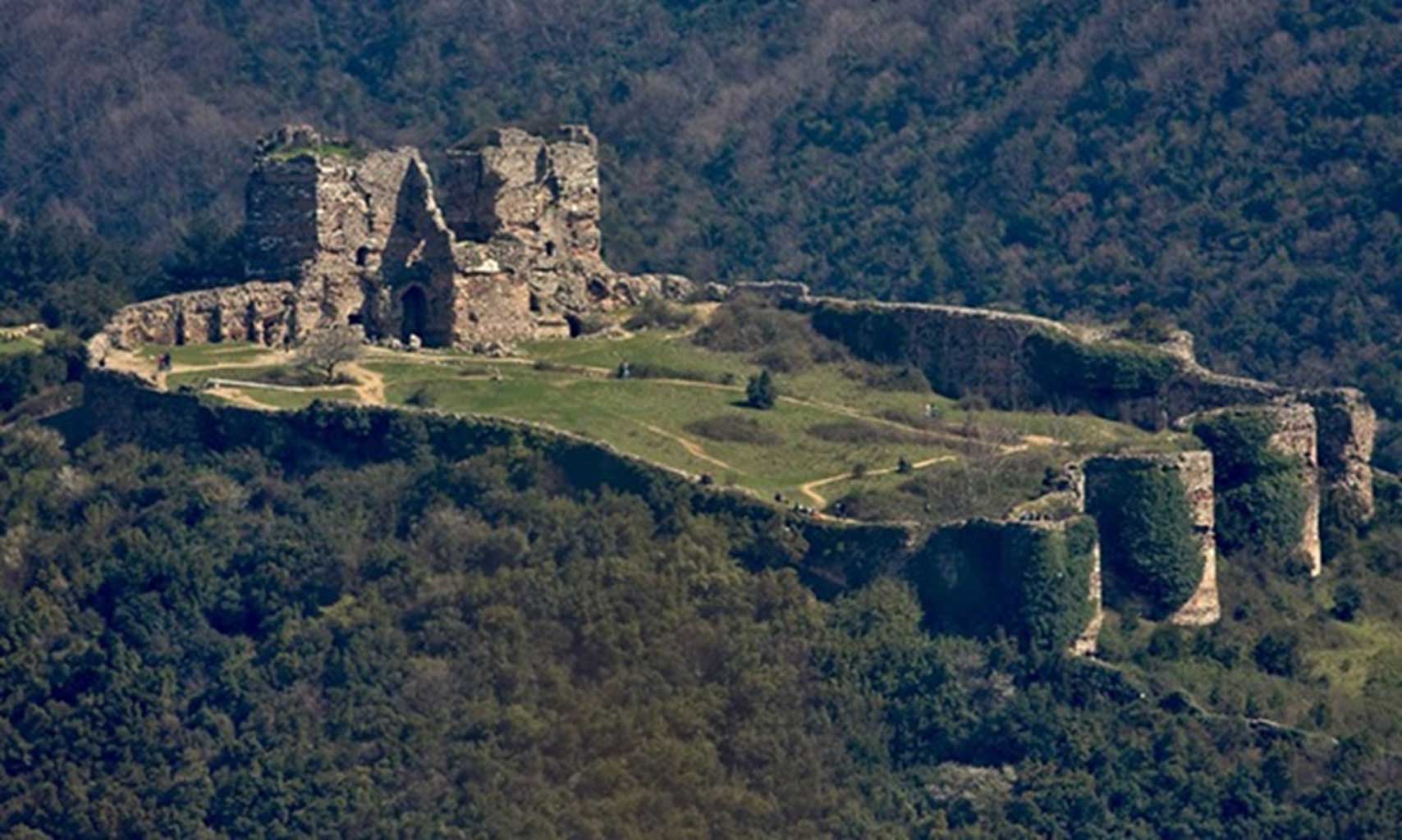 Замок Йорос